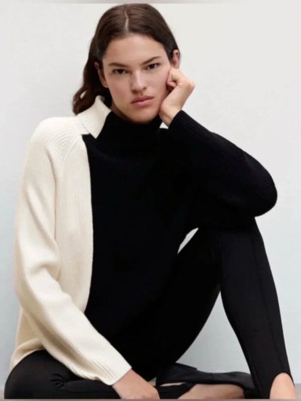 MNG Mango Black Ivory Two Tone Turtleneck Long Sleeve Sweater M